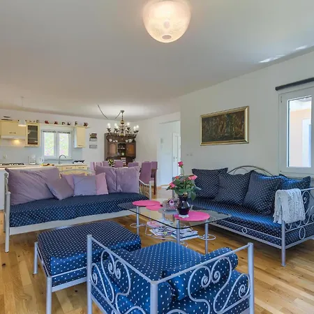 Lovely In With House A Panoramic View
