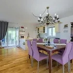 بيت للعطل Amazing In With Wifi Svetvinčenat